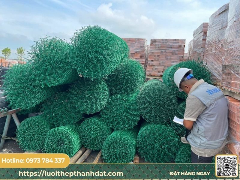 Lưới B40 bọc nhựa
